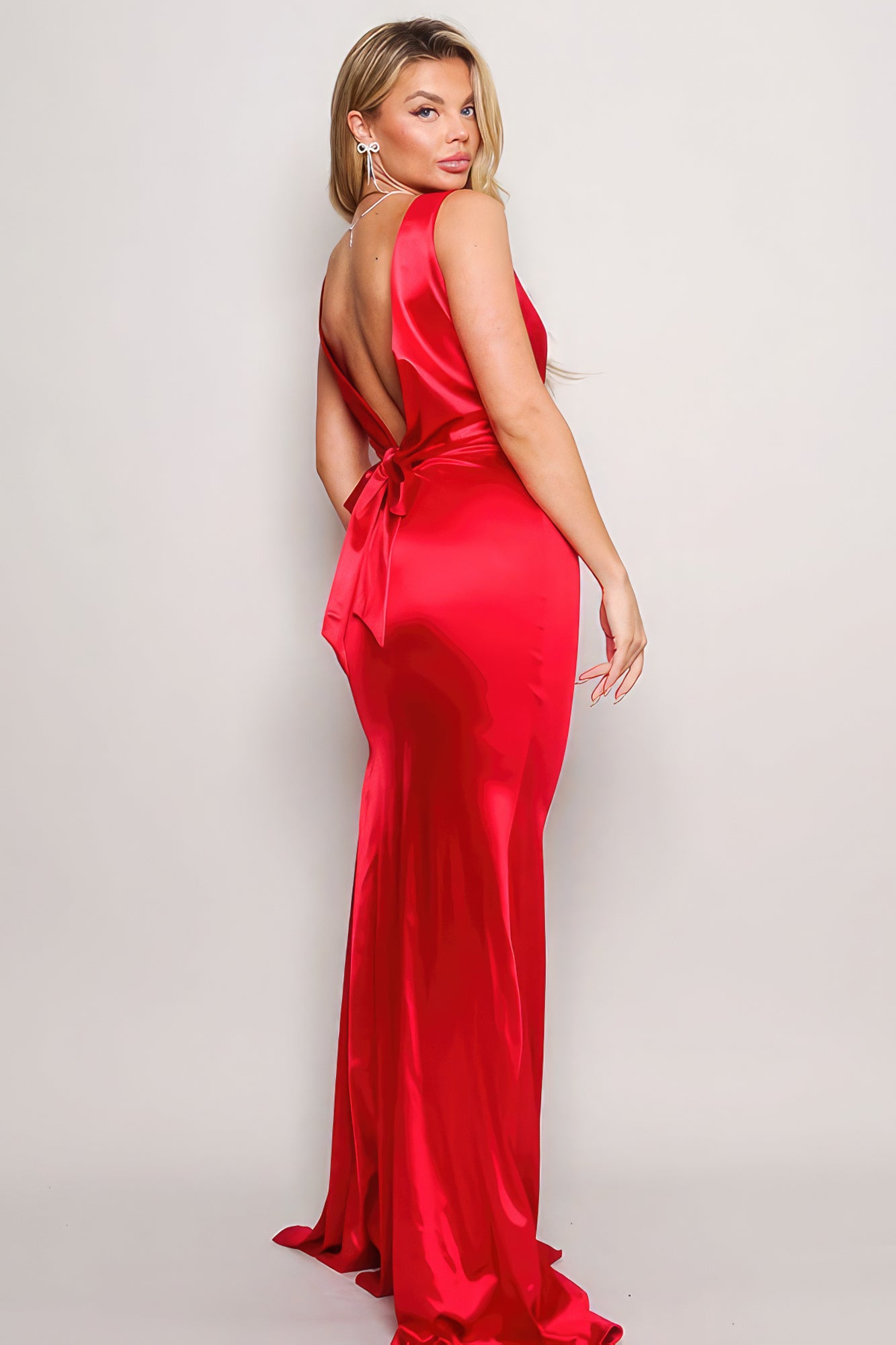 Sleeveless Deep V Low Back Bow Maxi Dress™